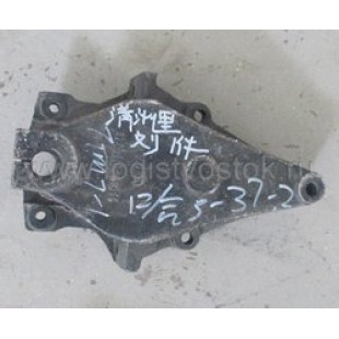 Кронштейн передней рессоры  Shaanxi (правый) DZ911854014